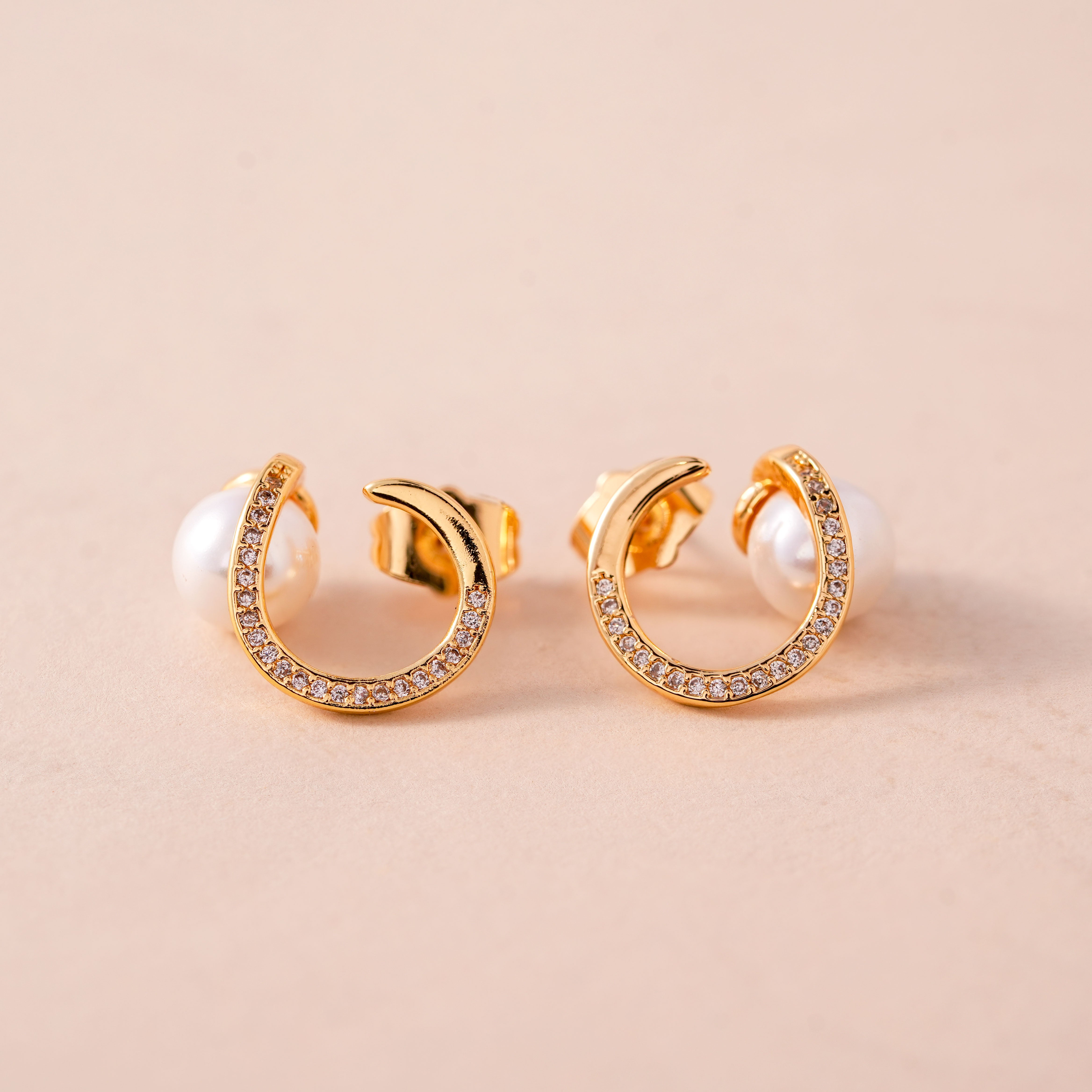 Elegant White Jem Earrings – Fashion Statement Jewellery for Women