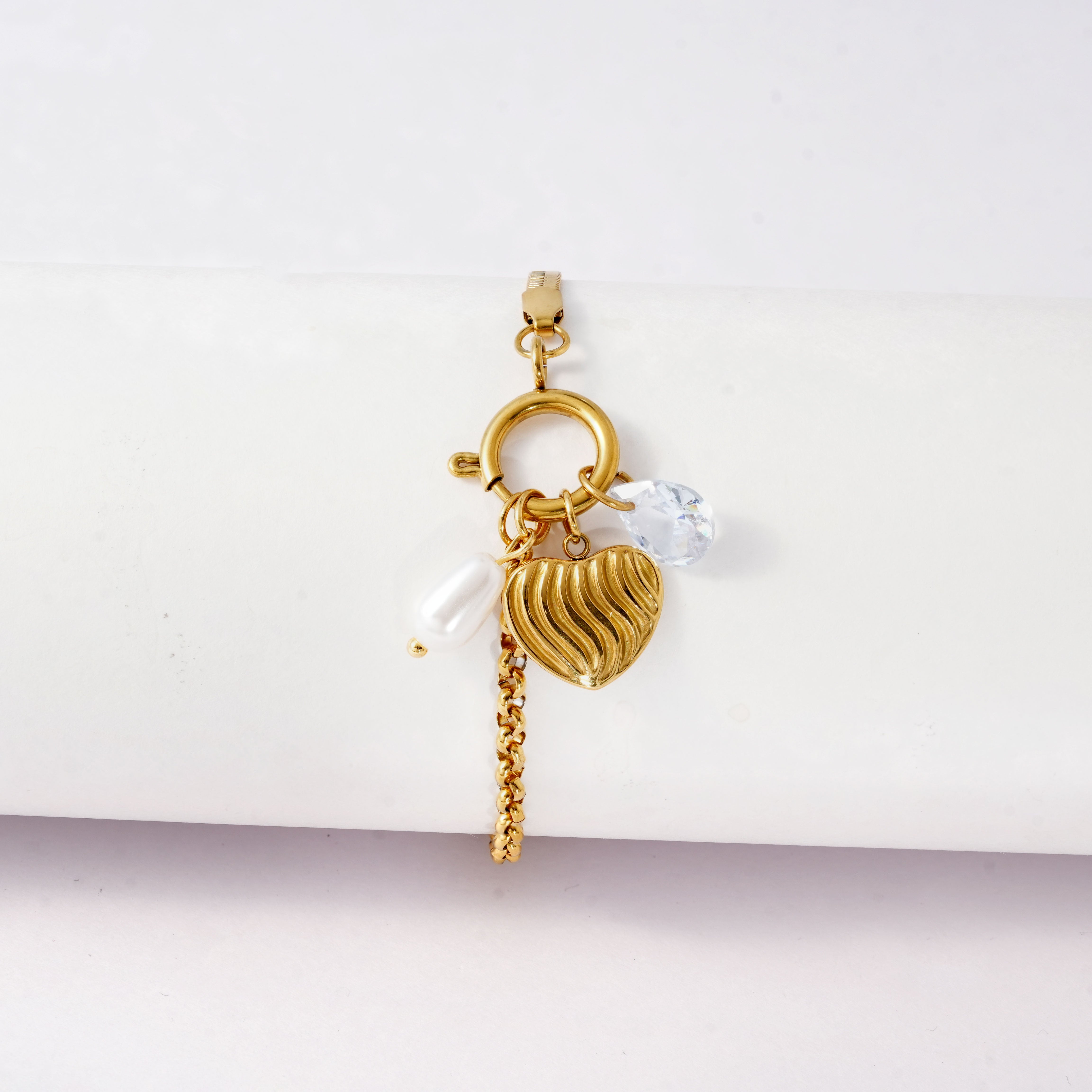 Stylish Heart and Diamond Bracelet – Trendy Jewellery for Women & Girls