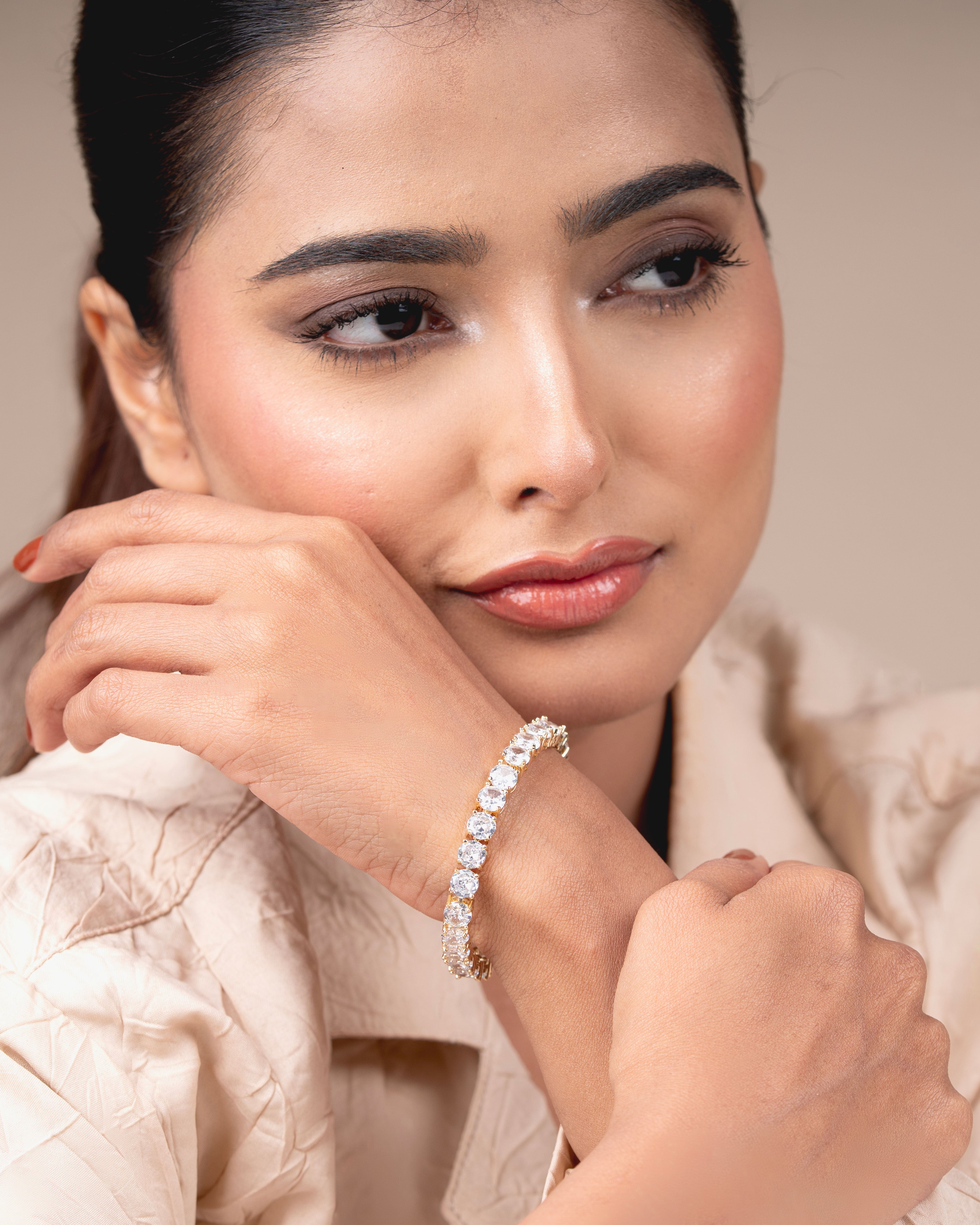 Stylish Lining Bracelet – Trendy Jewellery for Women & Girls