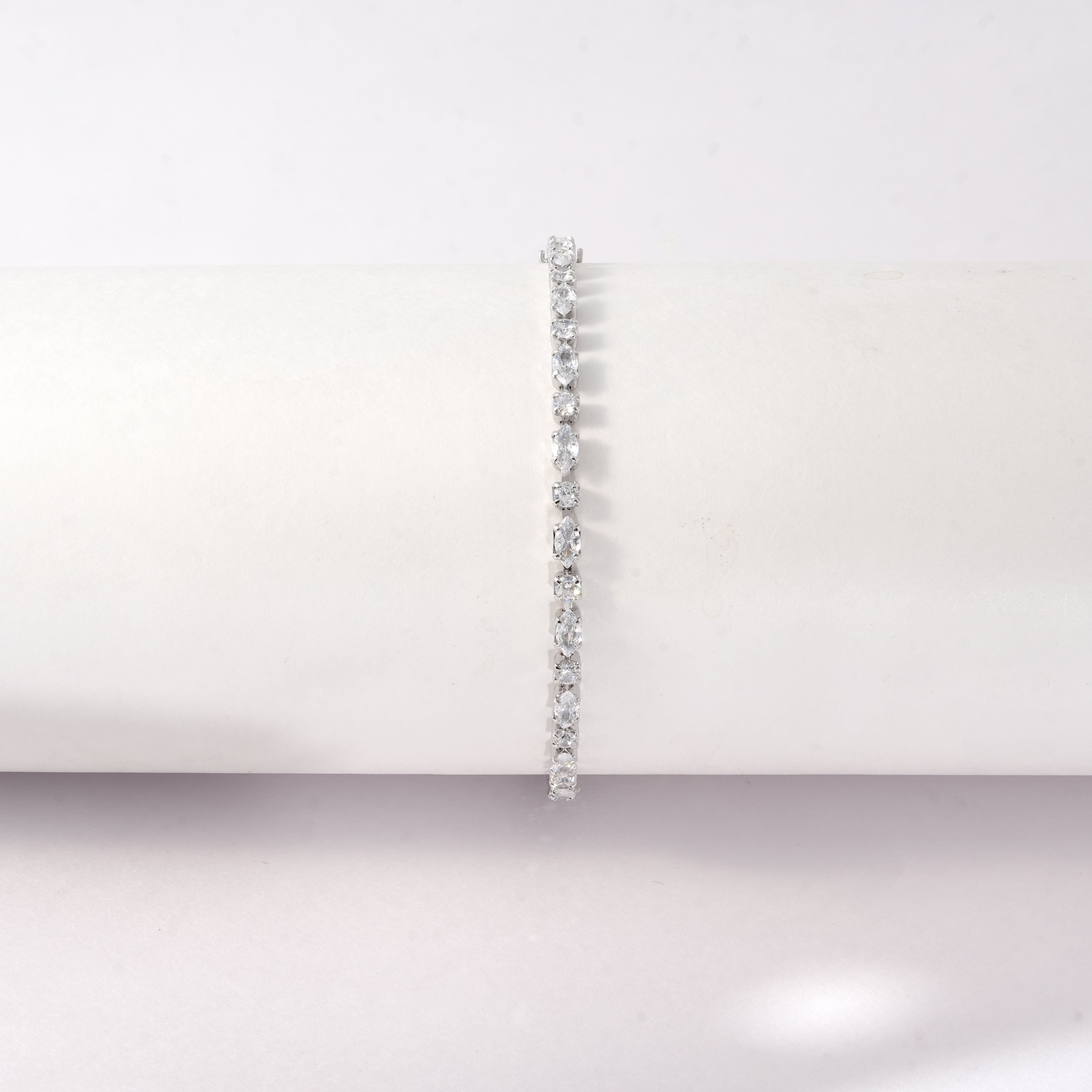 Stylish Lining Bracelet – Trendy Jewellery for Women & Girls