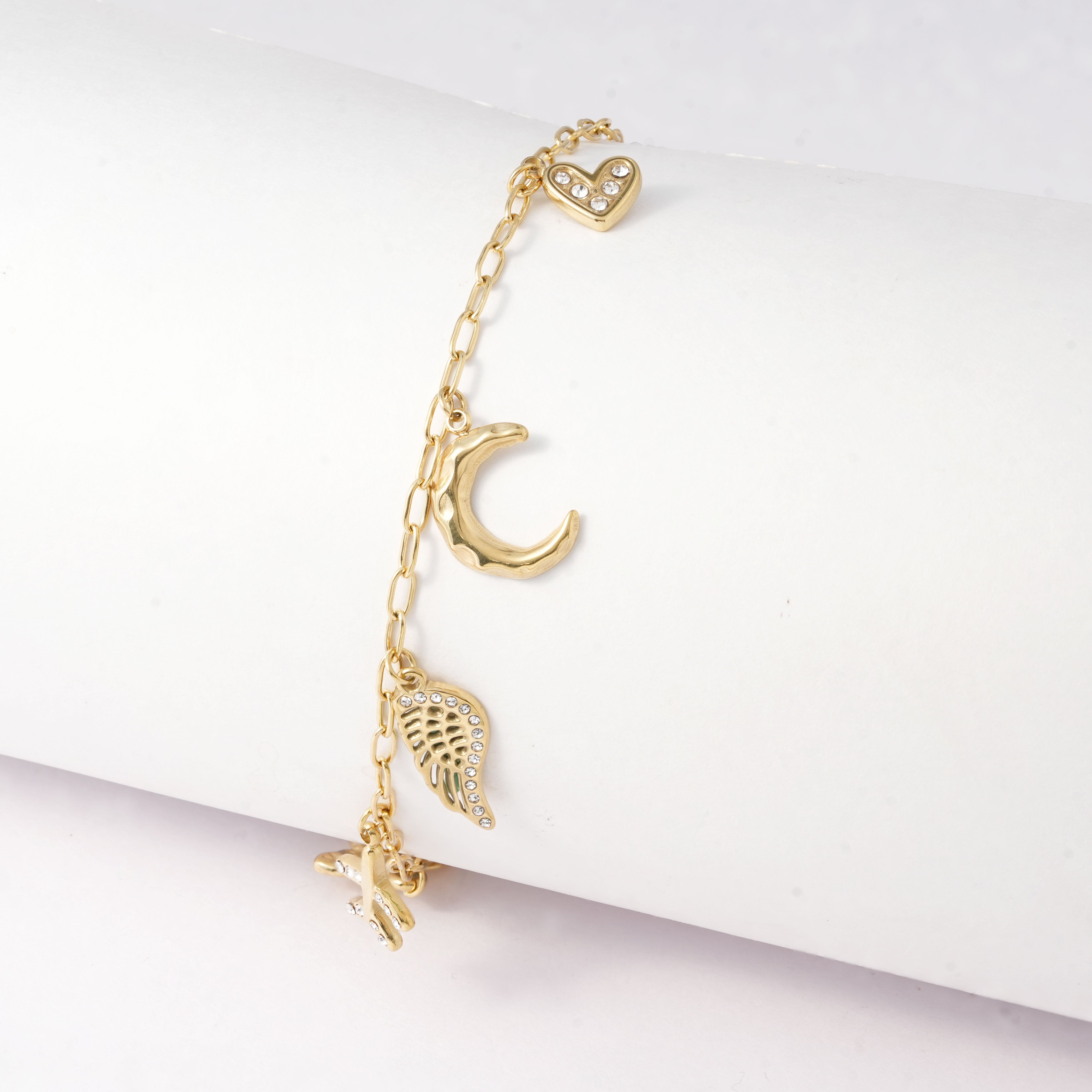 Stylish Star and Shank Bracelet – Trendy Jewellery for Women & Girls