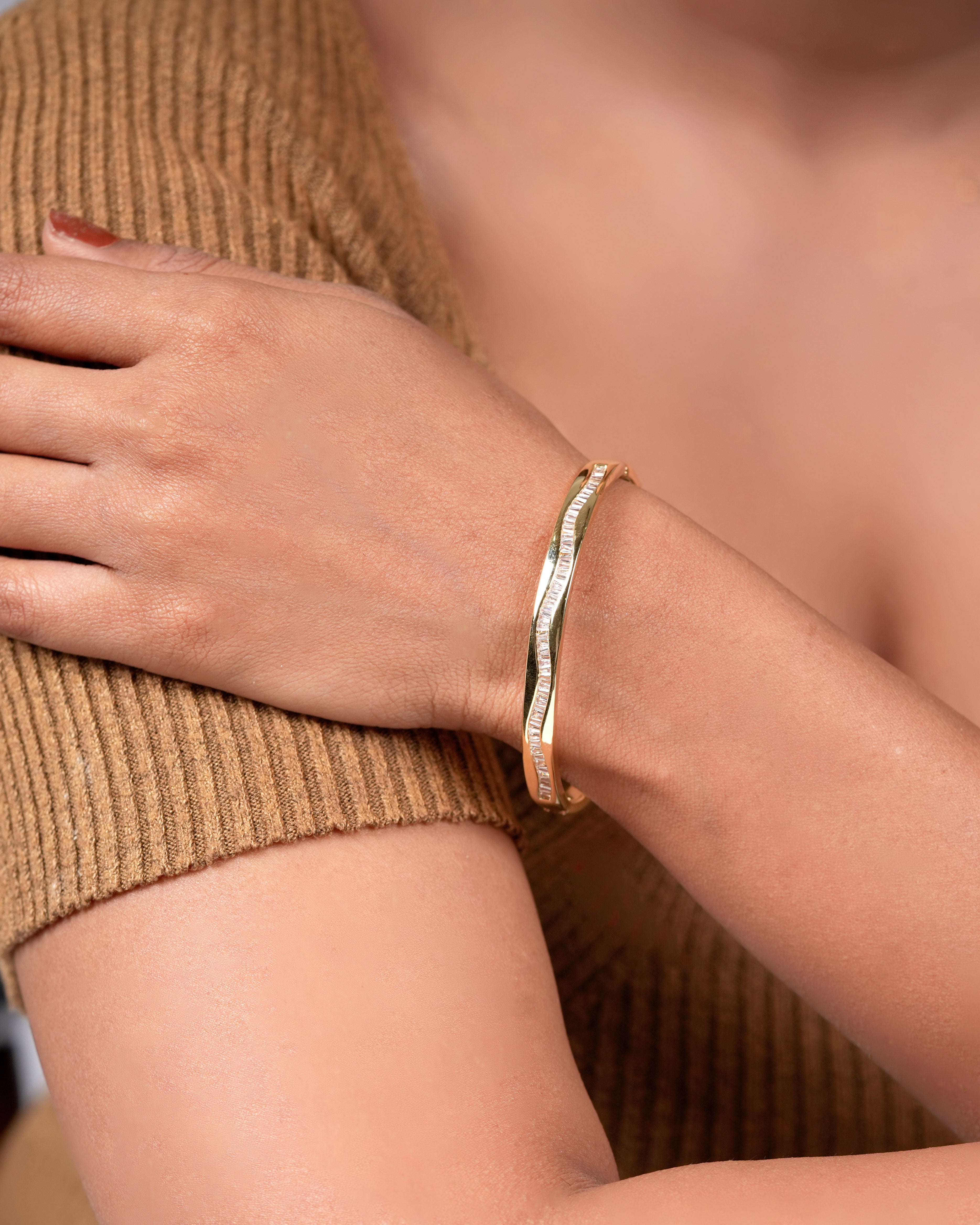 Stylish Diamond Kada Bracelet – Trendy Jewelry for Women & Girls