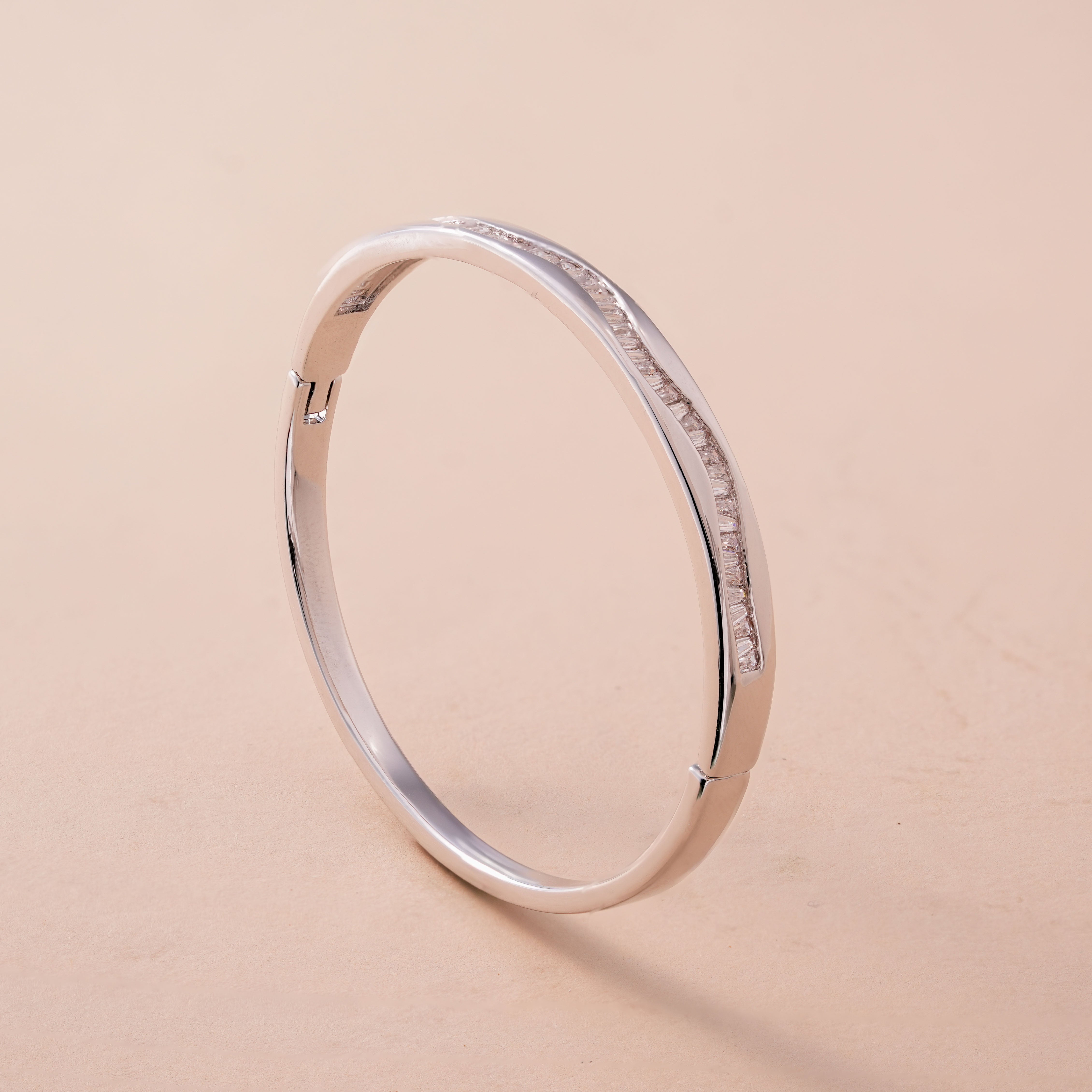 Stylish Diamond Kada Bracelet – Trendy Jewelry for Women & Girls