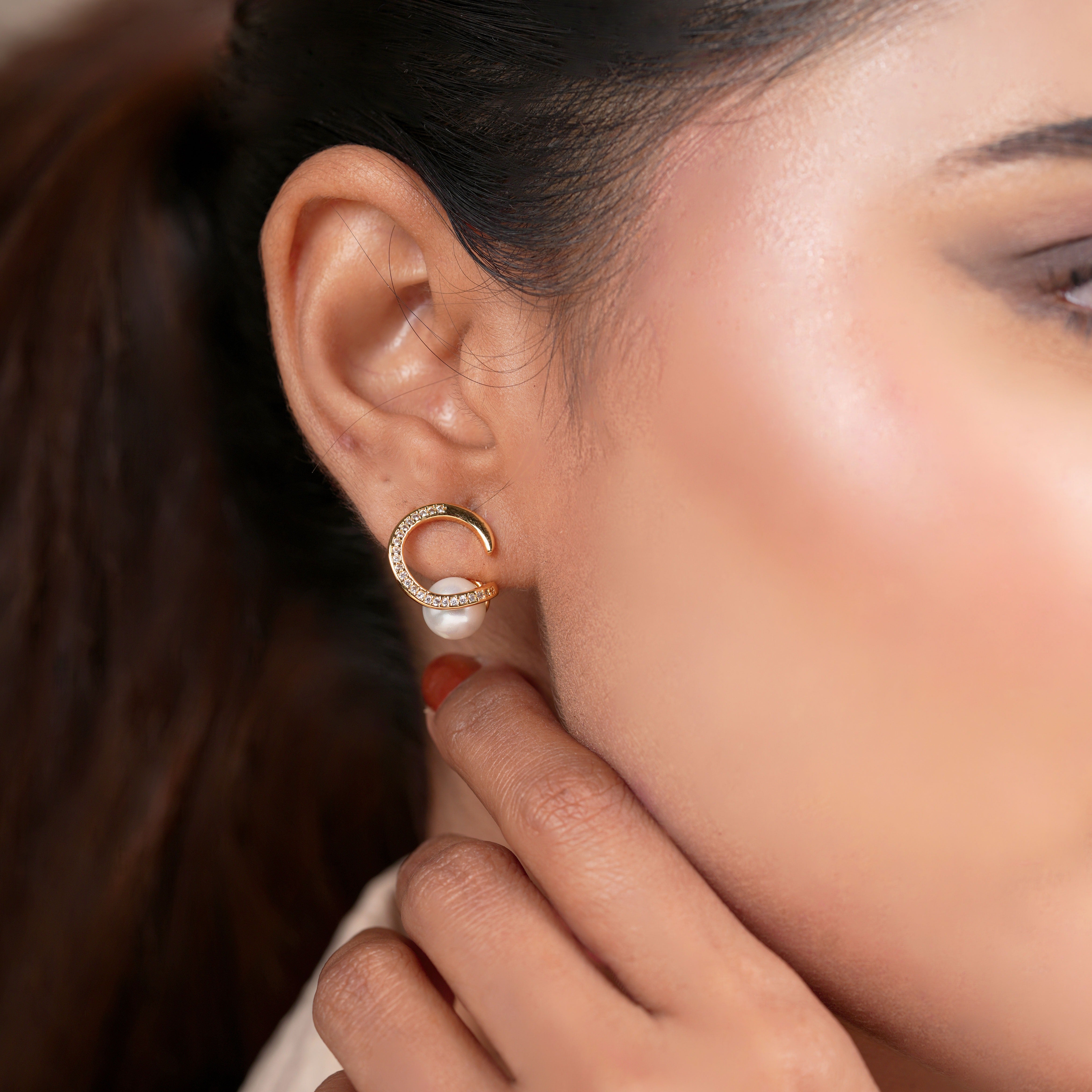 Elegant White Jem Earrings – Fashion Statement Jewellery for Women