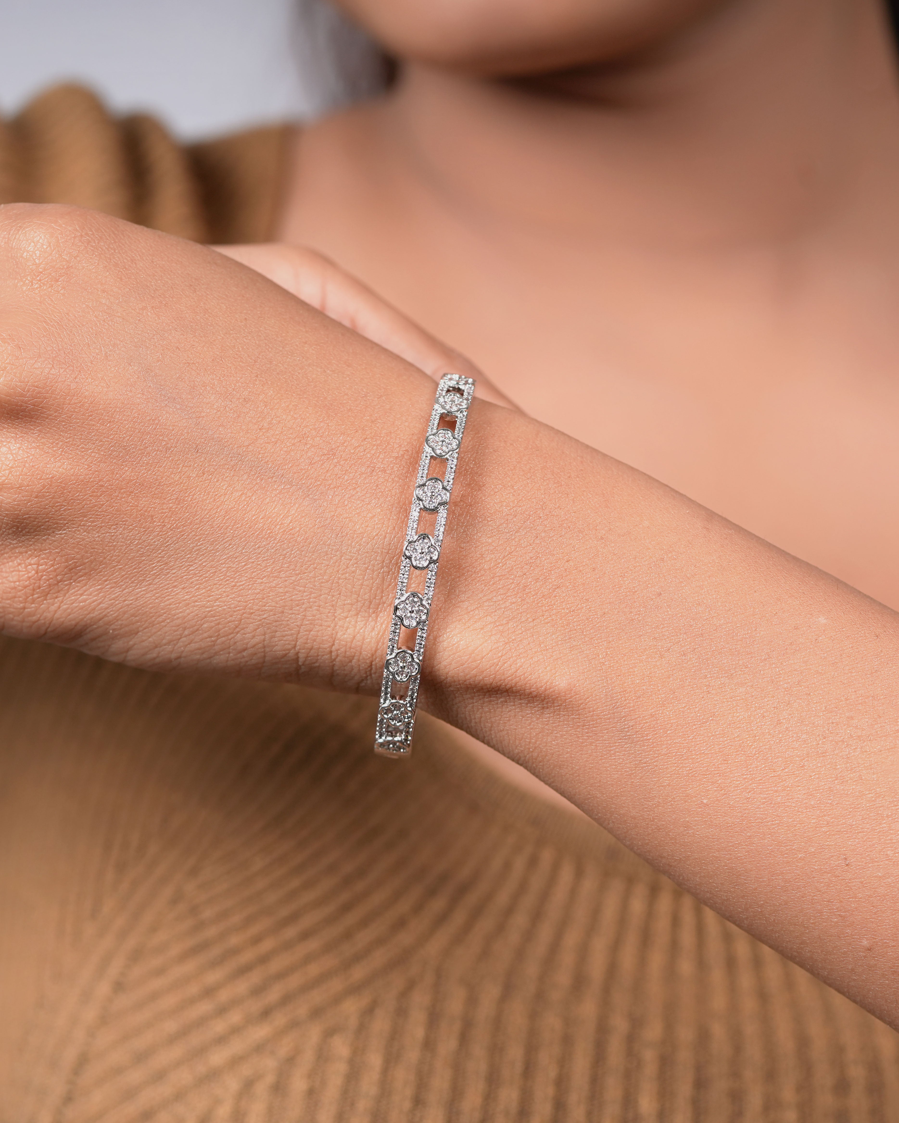 Stylish Star Diamond Bracelet – Trendy Jewelry for Women & Girls