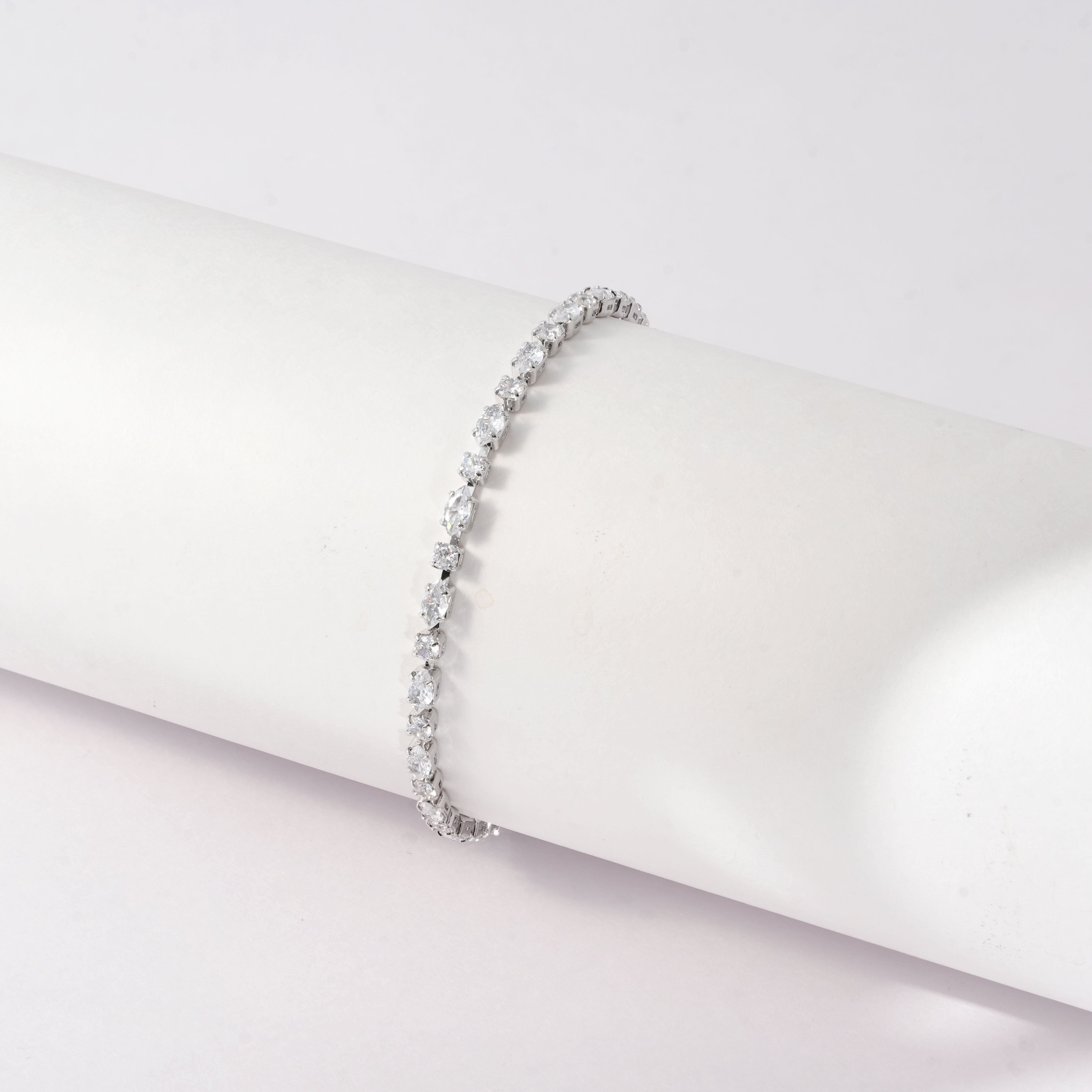 Stylish Lining Bracelet – Trendy Jewellery for Women & Girls
