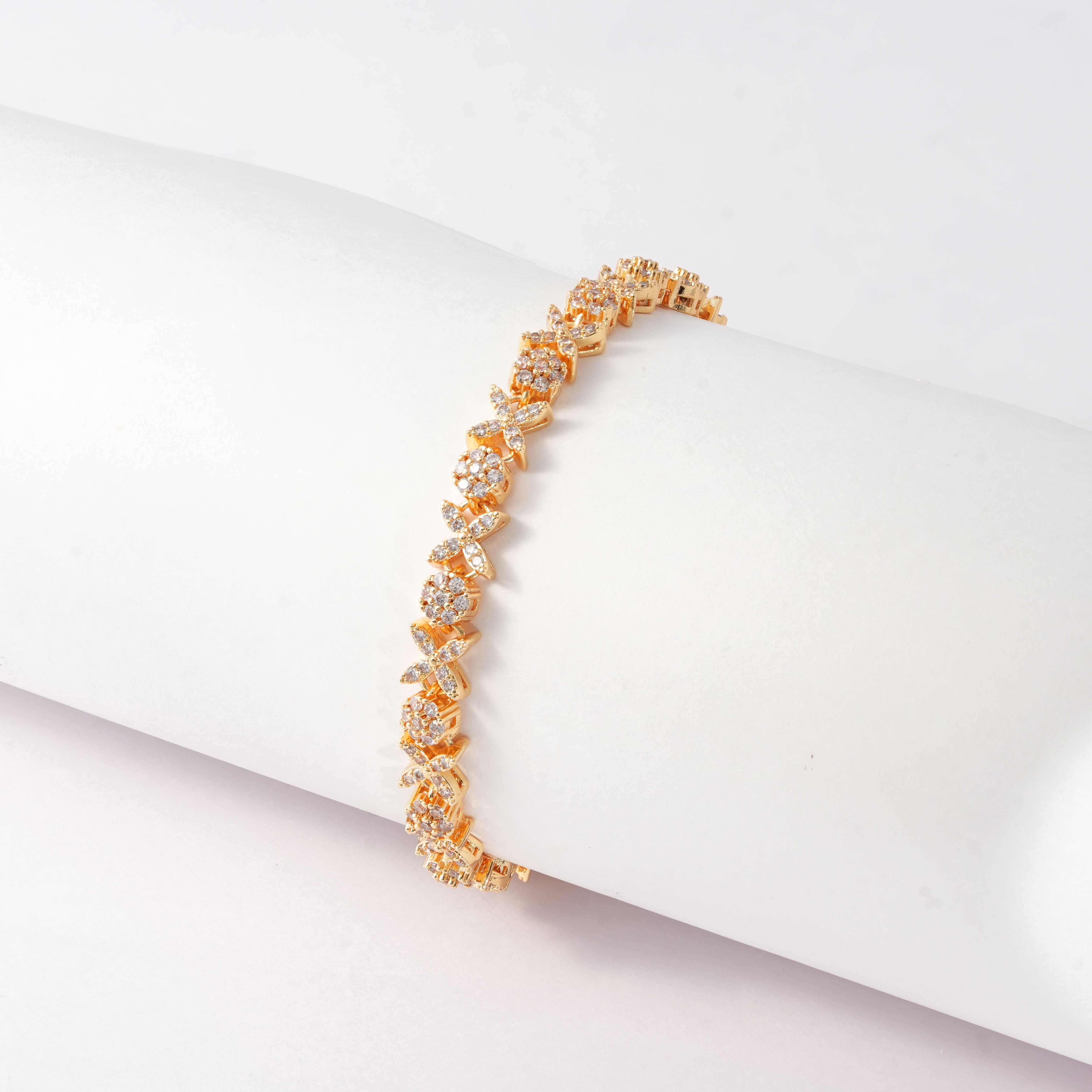 Stylish Chain Type Bracelet – Trendy Jewellery for Women & Girls