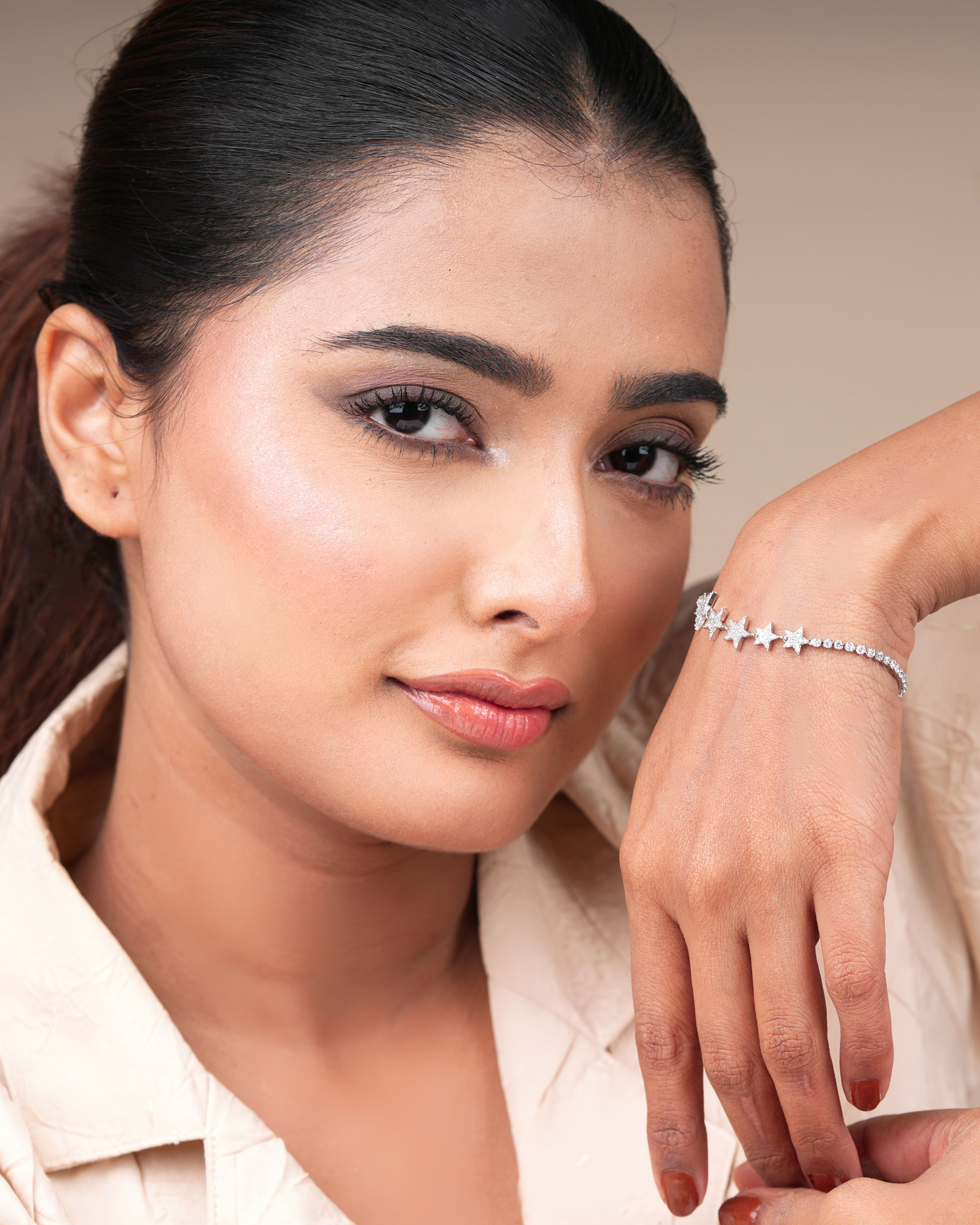 Stylish Star Charm Bracelet – Trendy Jewellery for Women & Girls