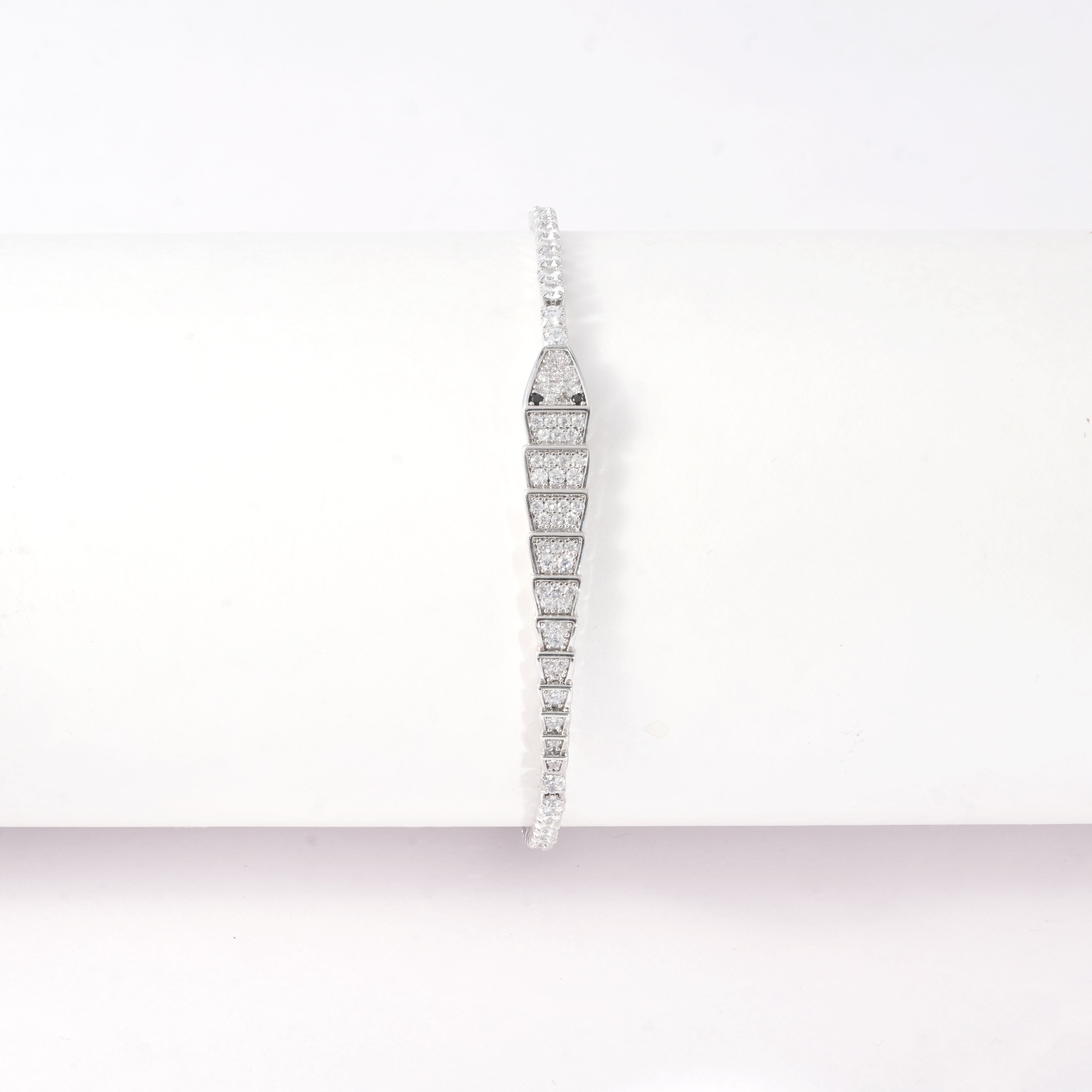 Stylish Connecter Bracelet – Trendy Jewellery for Women & Girls