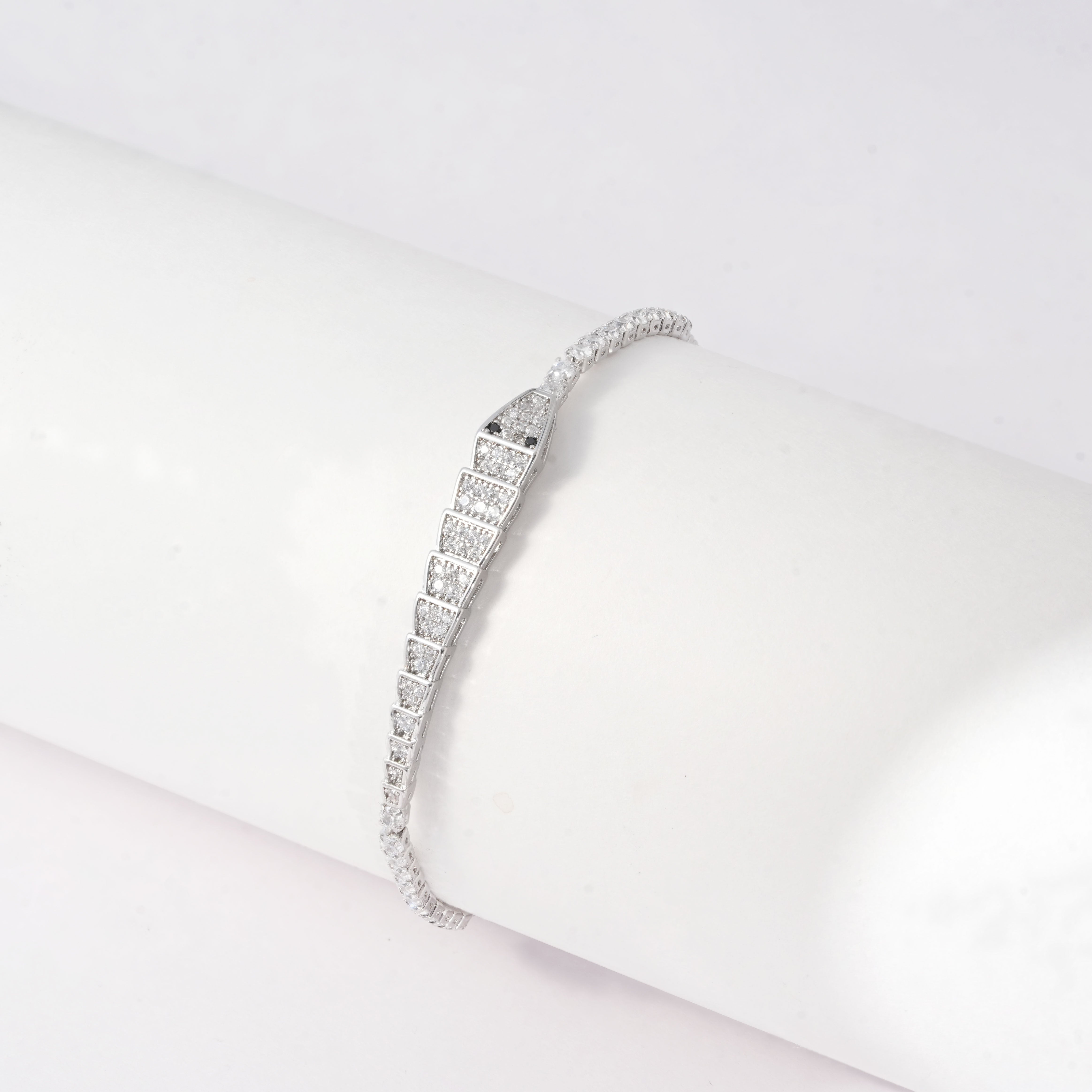 Stylish Connecter Bracelet – Trendy Jewellery for Women & Girls
