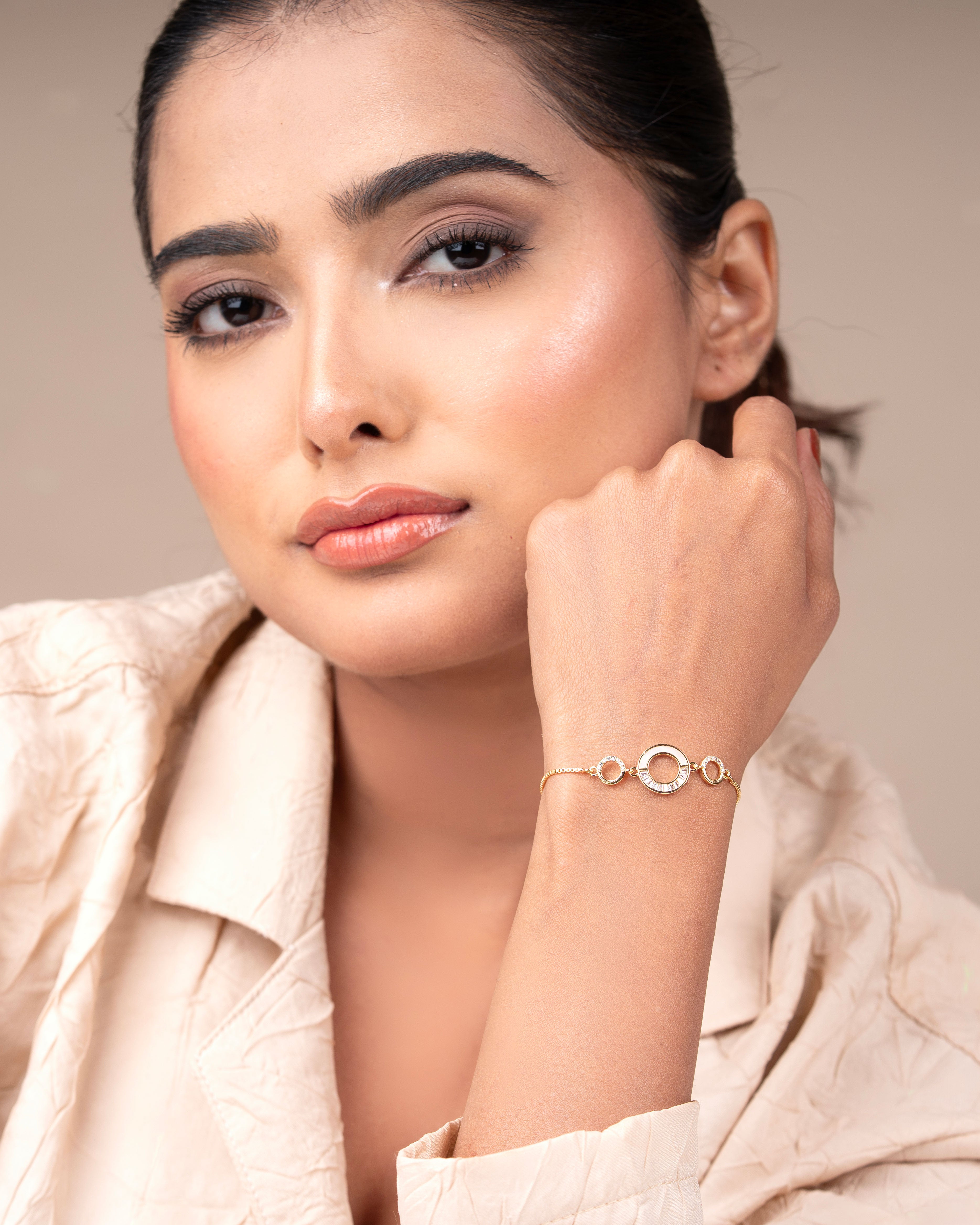 Stylish Circle Bracelet – Trendy Jewellery for Women & Girls