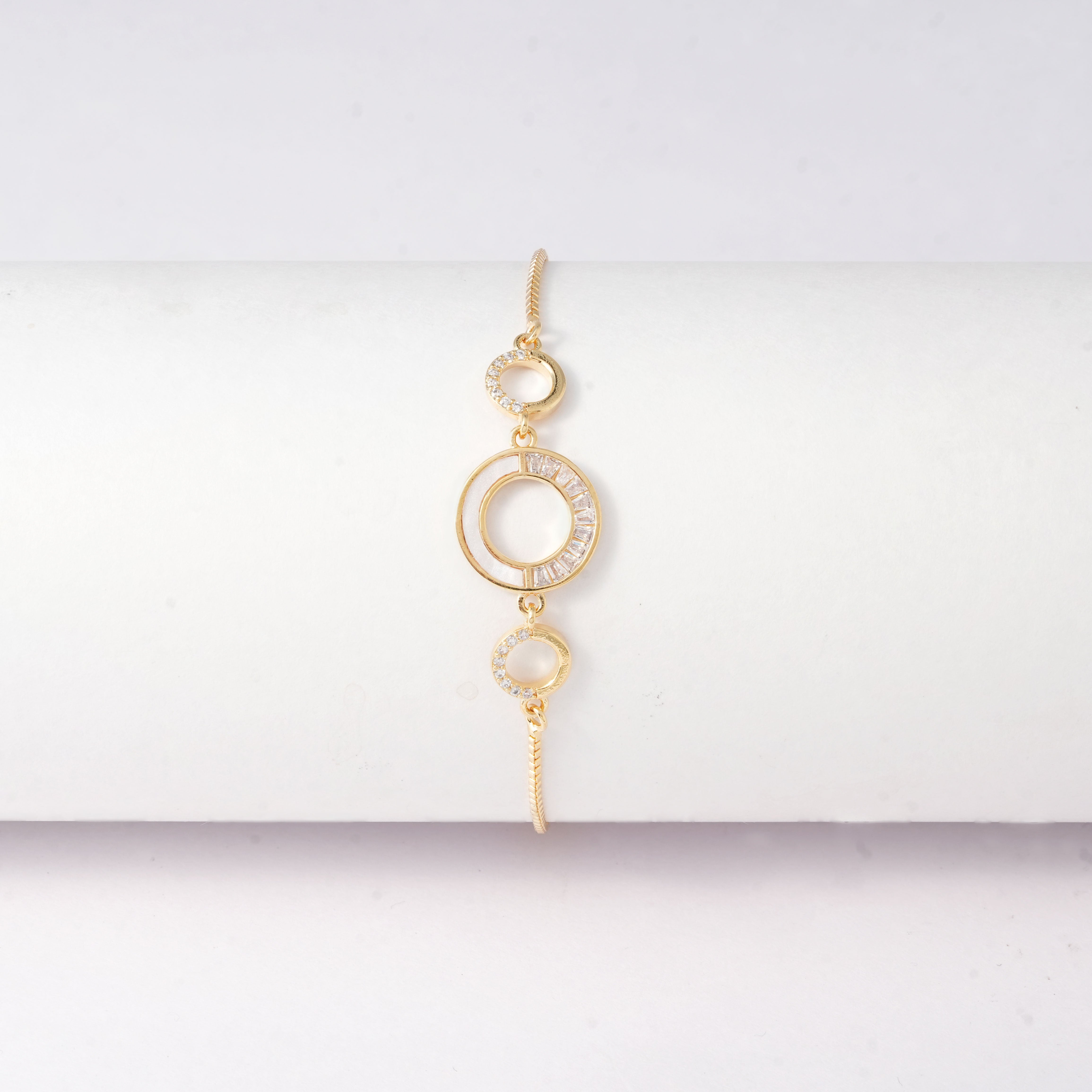 Stylish Circle Bracelet – Trendy Jewellery for Women & Girls