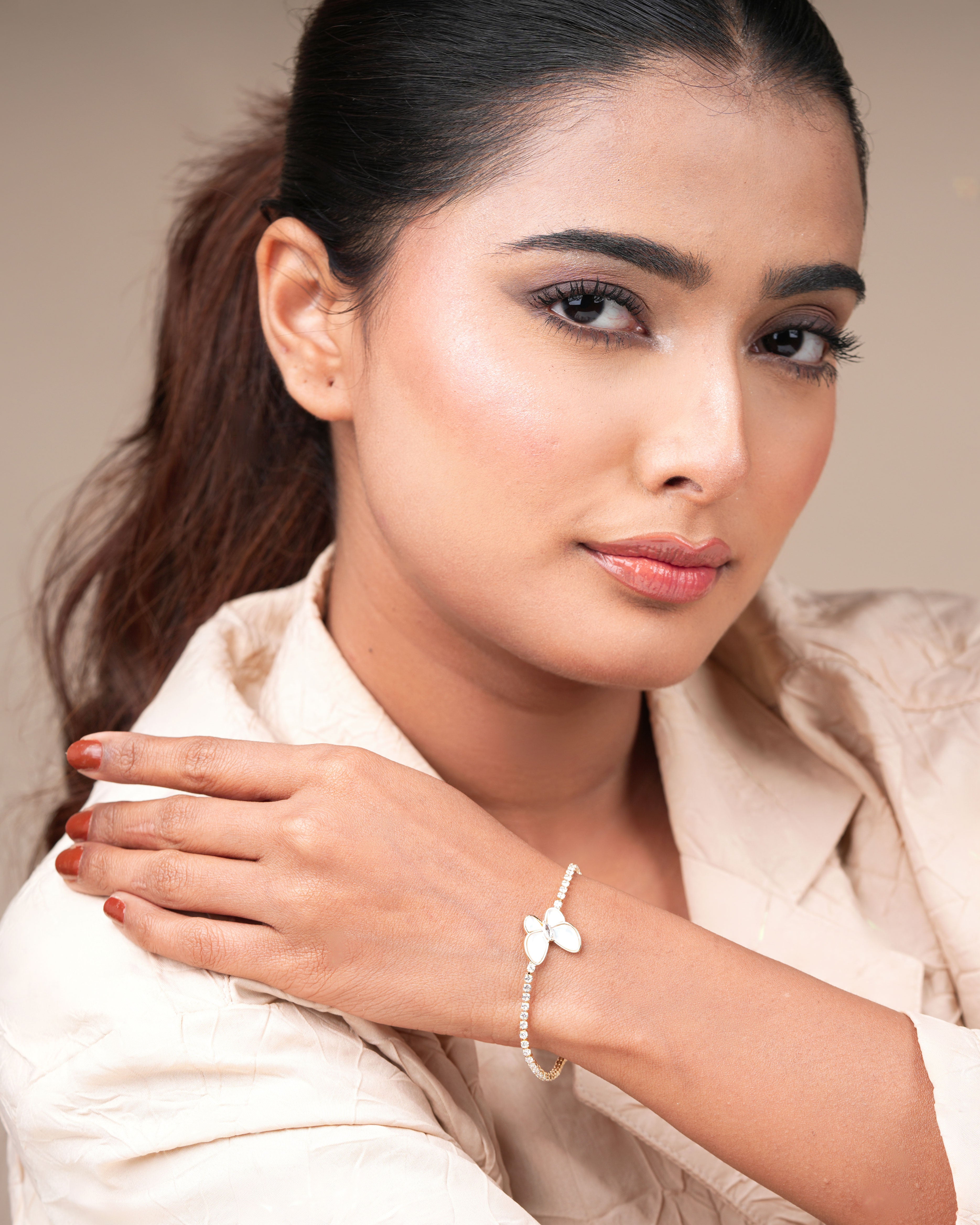 Stylish Butterfly Bracelet – Trendy Jewellery for Women & Girls