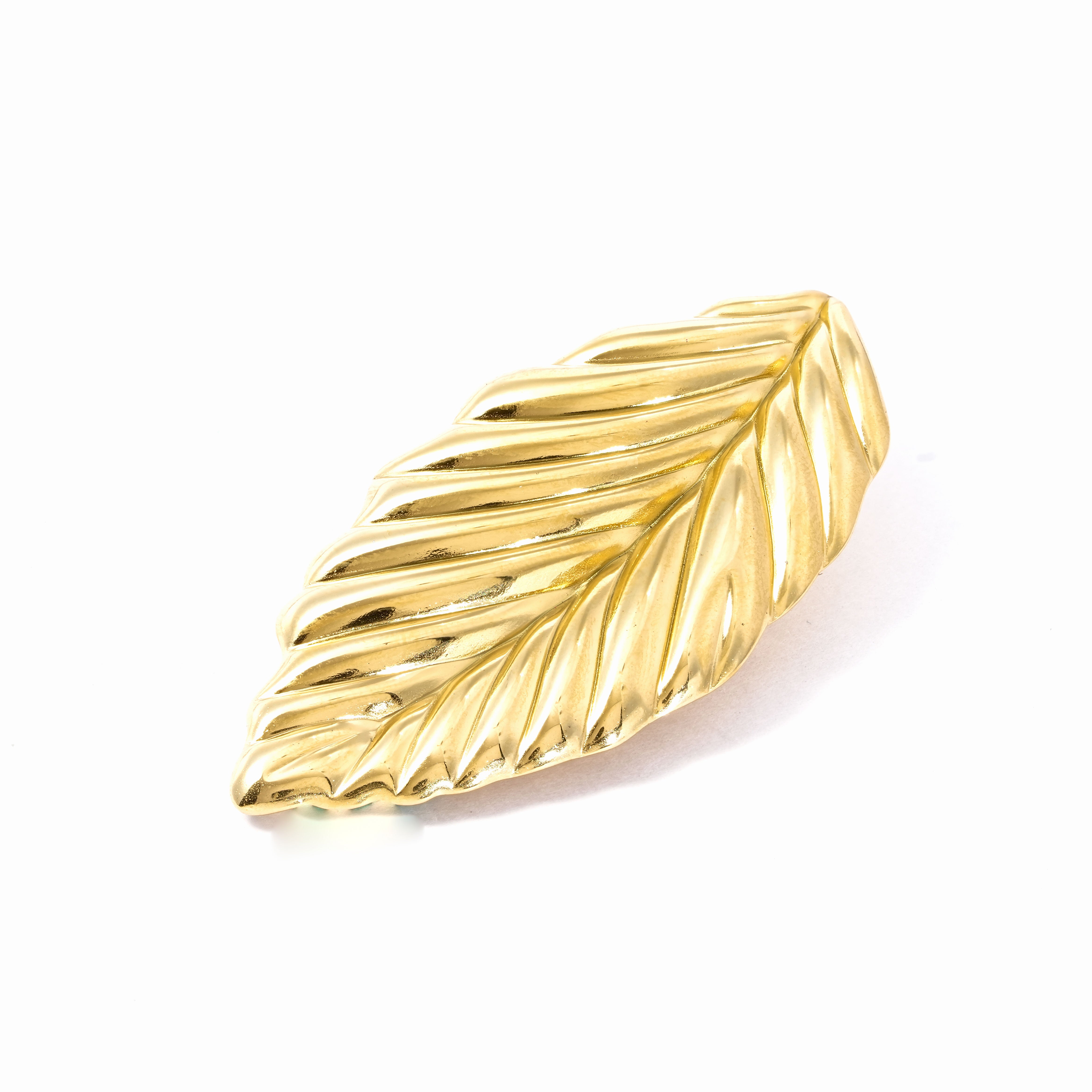 Elegant Leaf Brooch Pin – Nature-Inspired Accessory for Women