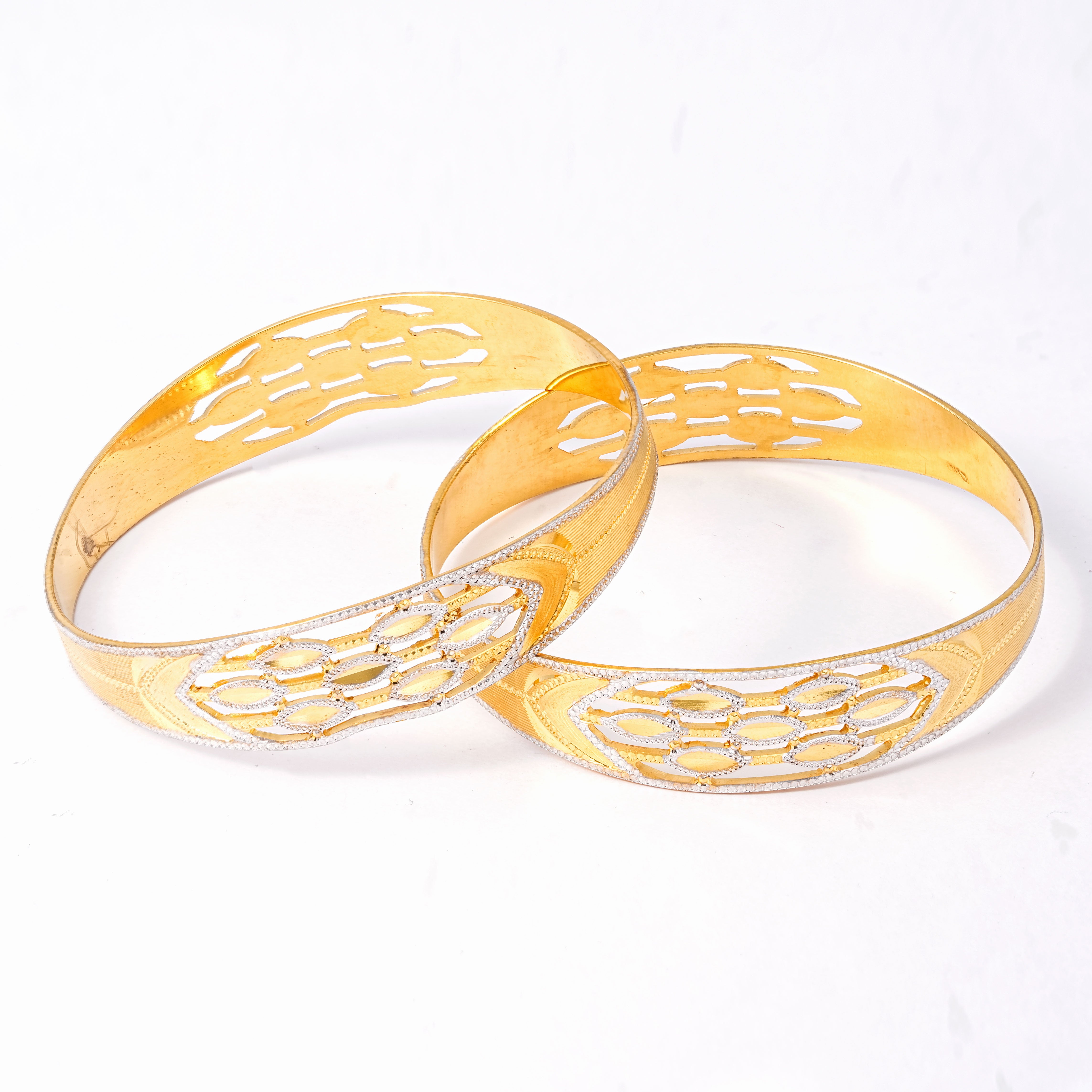 Classic Eye Line Diamond Band Bangles – Timeless Elegance for Women