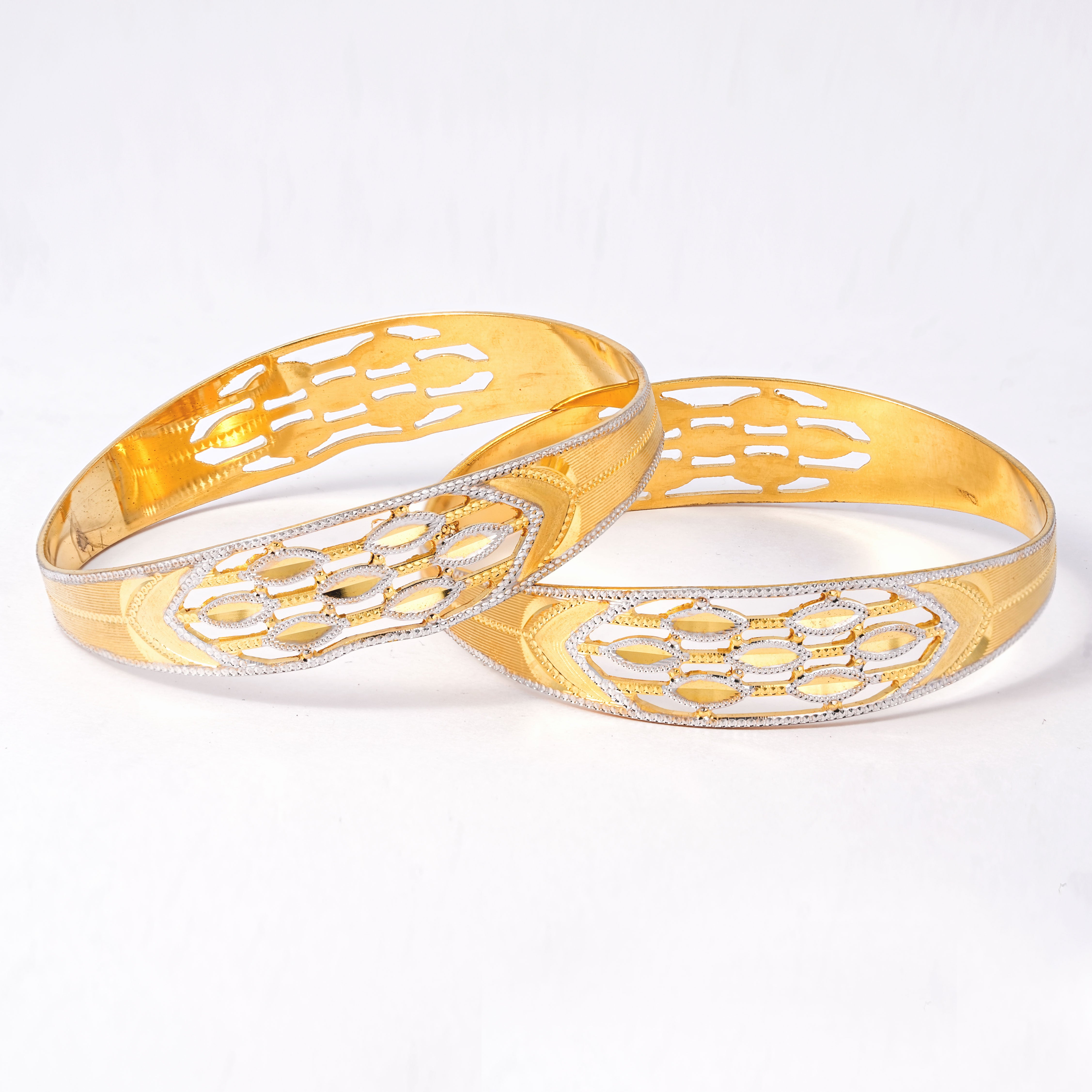 Classic Eye Line Diamond Band Bangles – Timeless Elegance for Women