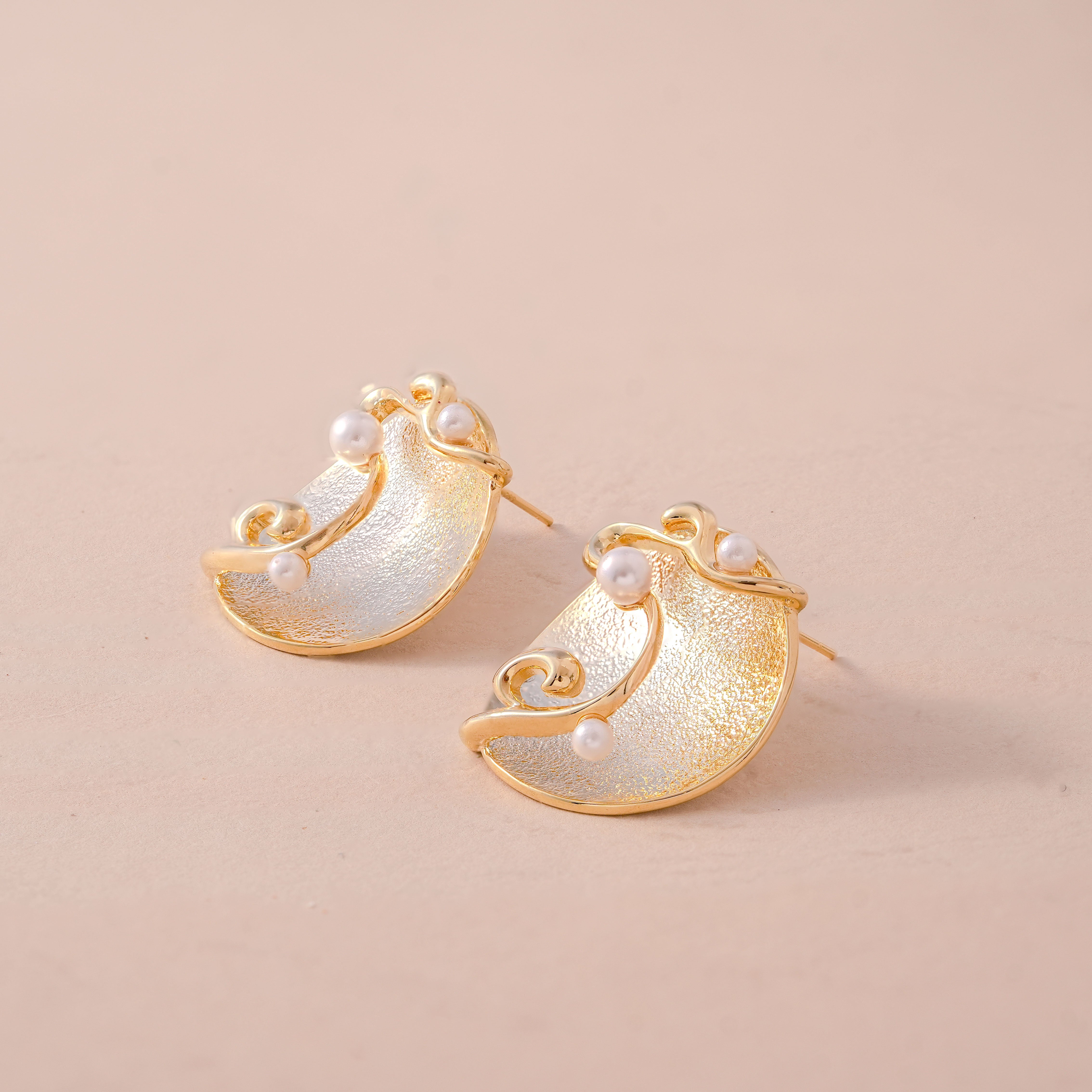Elegant Shield Type Earrings – Fashion Statement Jewelry for Women