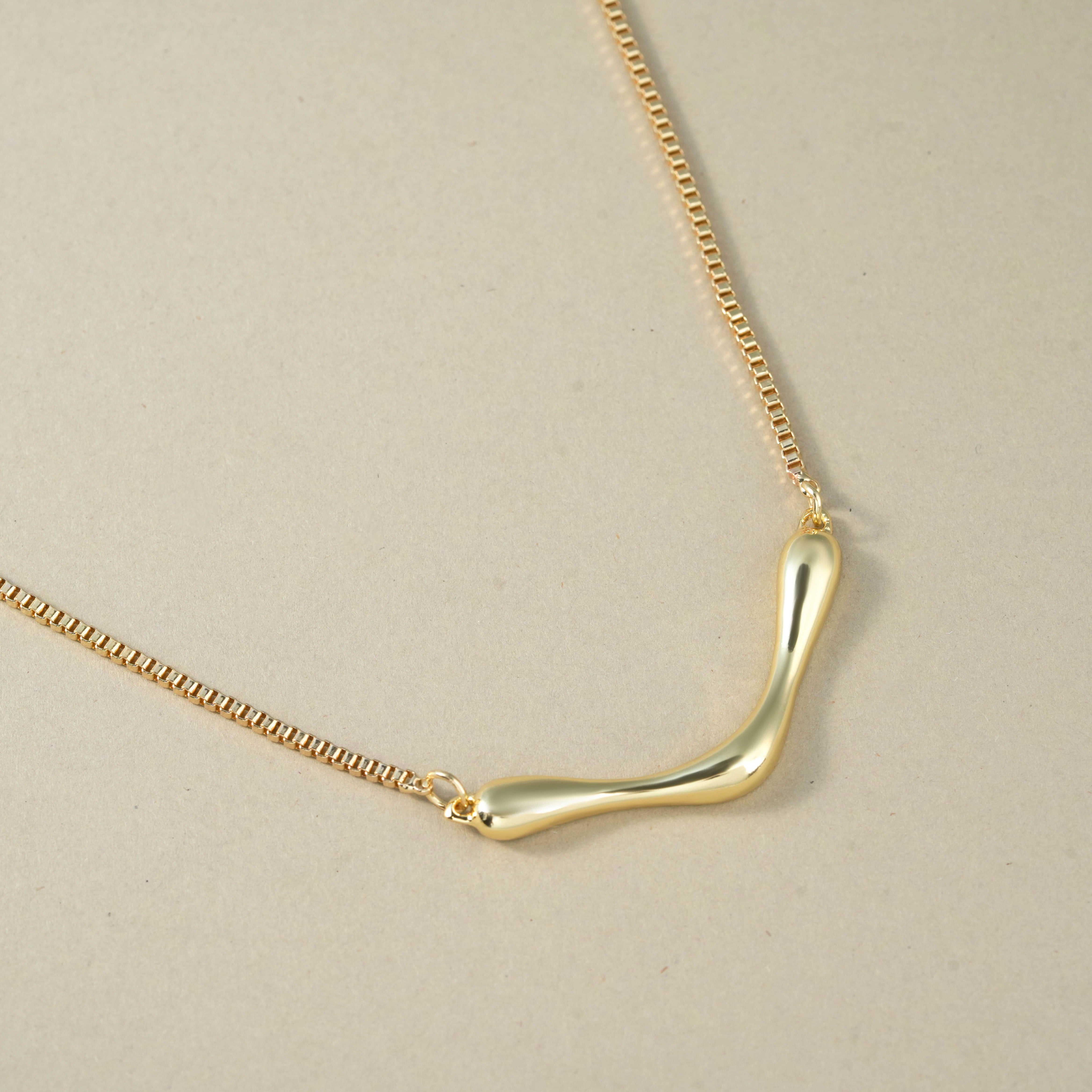 Single Stone Gold Curve Necklace For Women