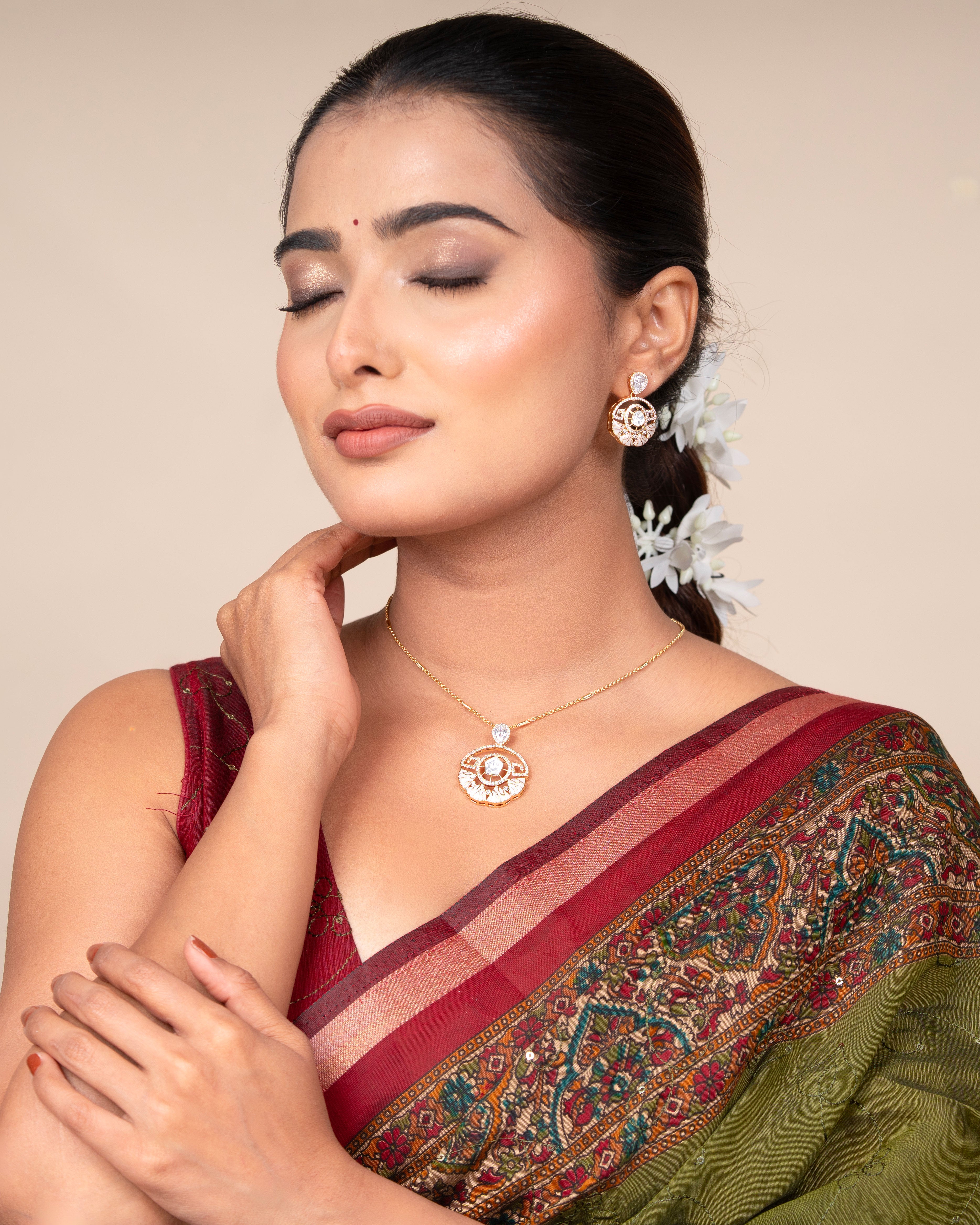 Diamond Round Studded Stone Design Necklace With Earrings