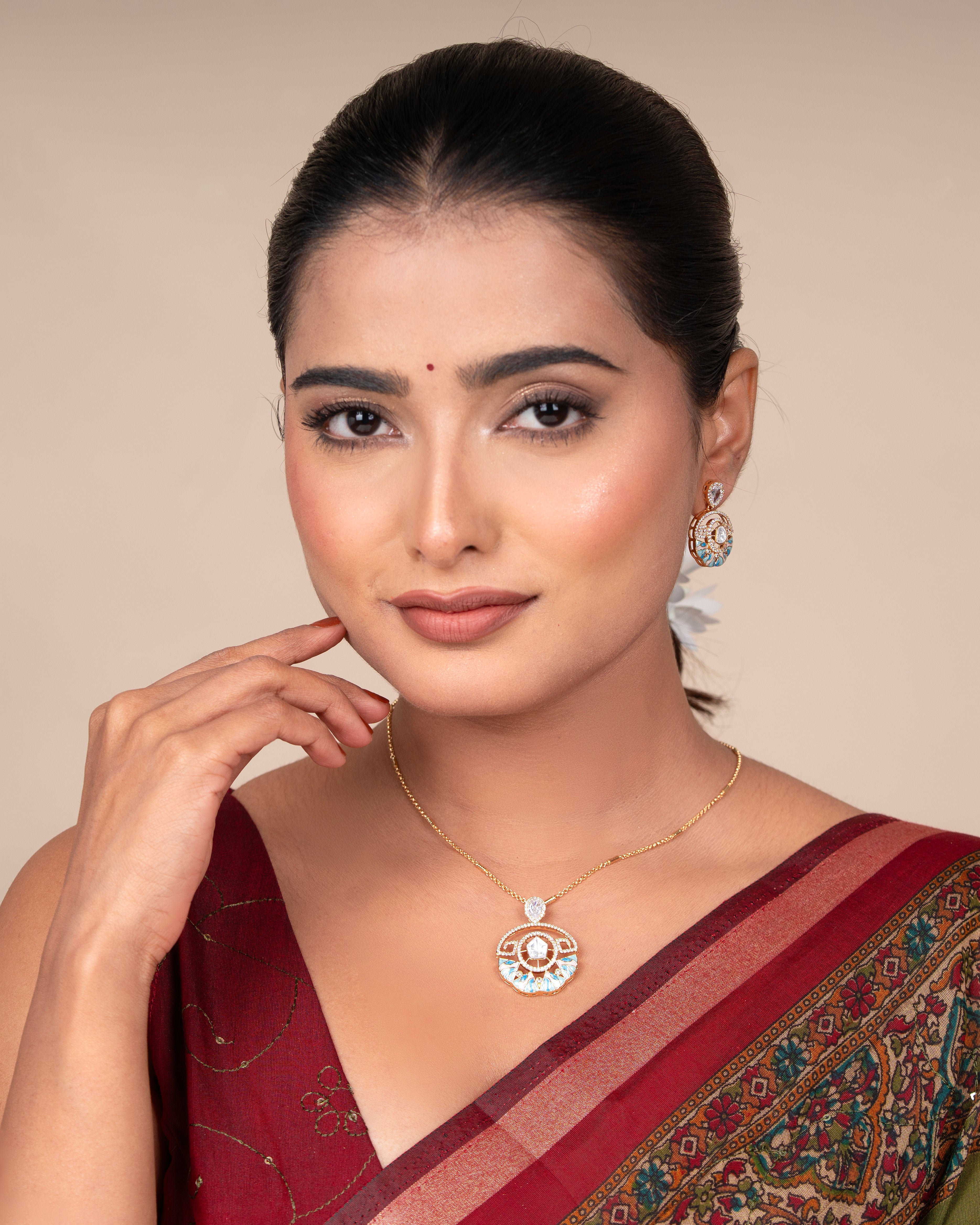 Elegant Round Diamond Studded Necklace With Earrings