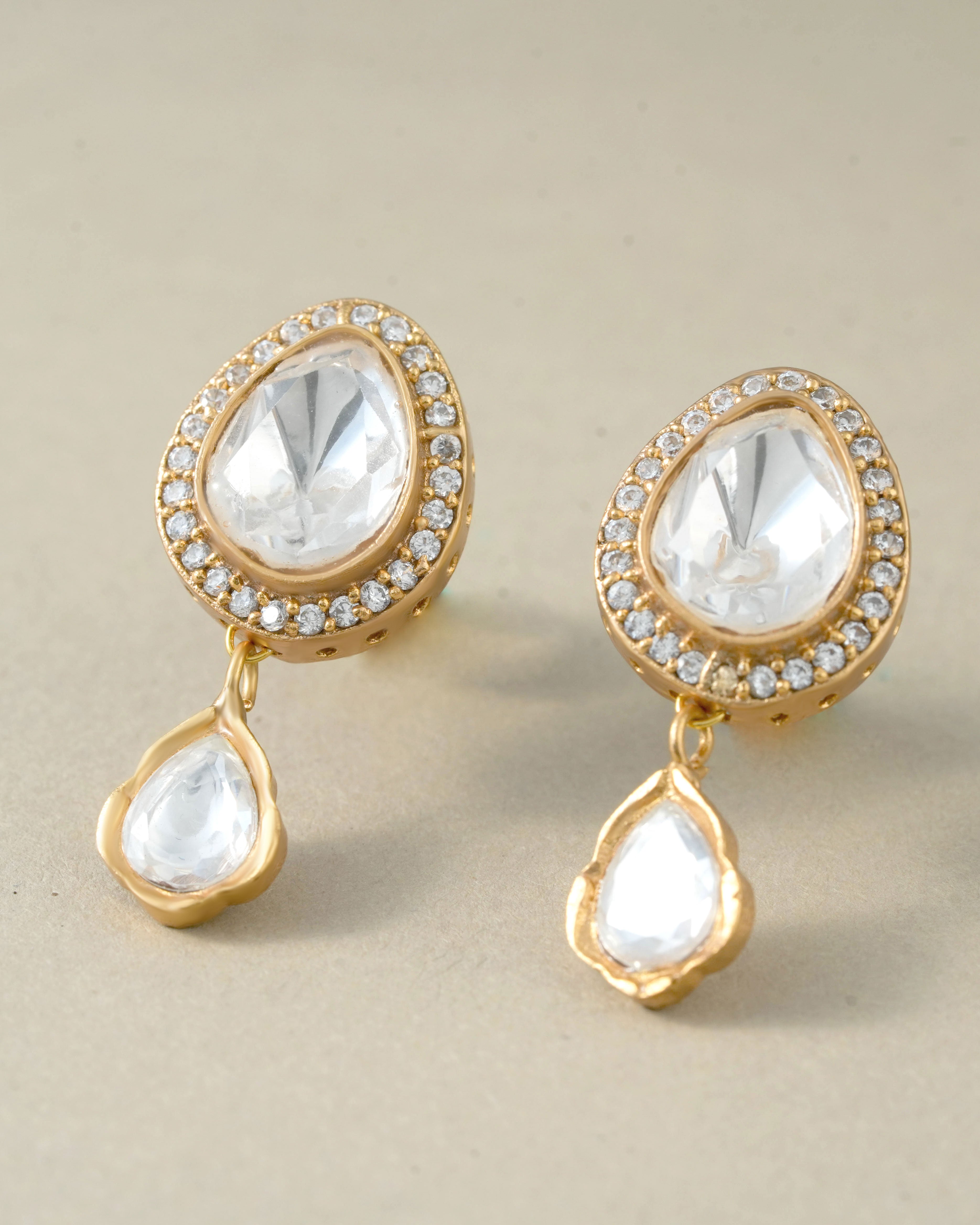 Kundan-Studded Earrings & Necklace Jewellery Set