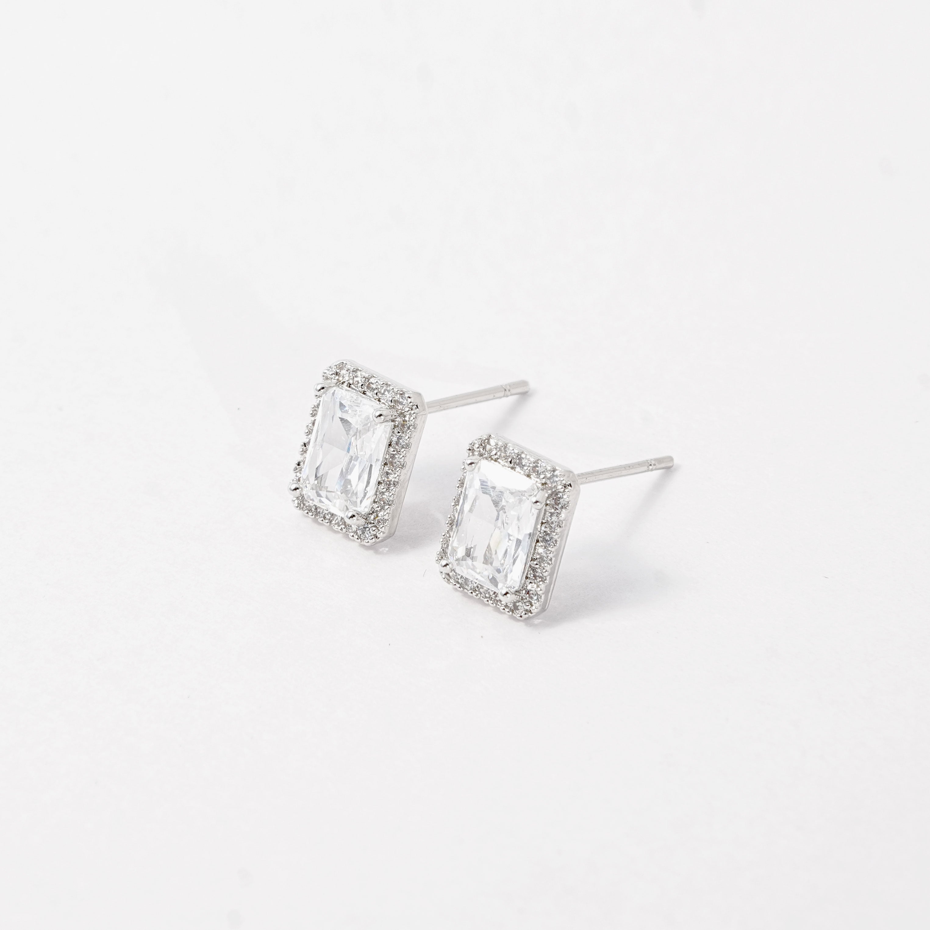 Silver Plated Diamong Earrings & Necklace Jewellery Set
