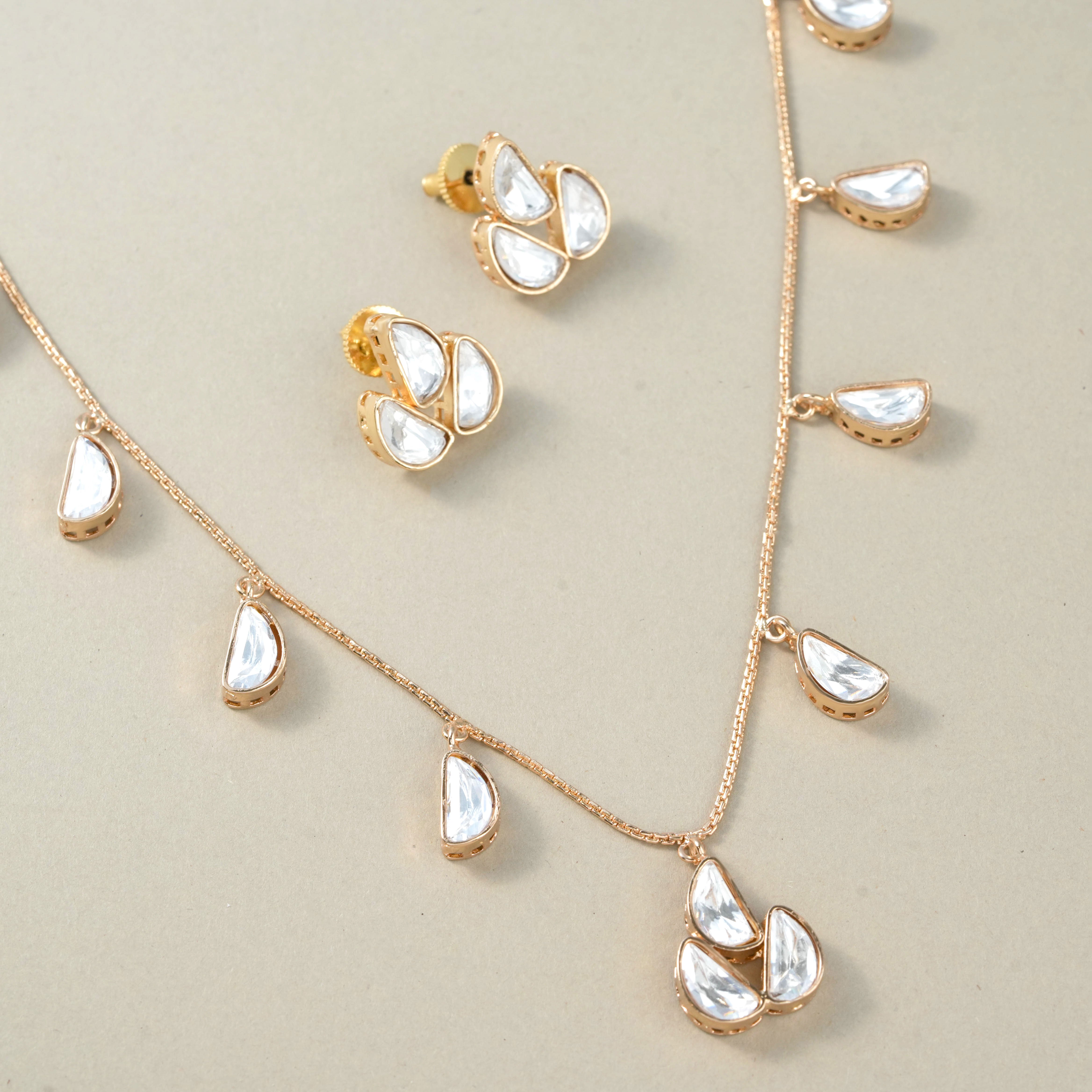 Sophisticated Stone-Studded Jewellery Earrings & Necklace Set