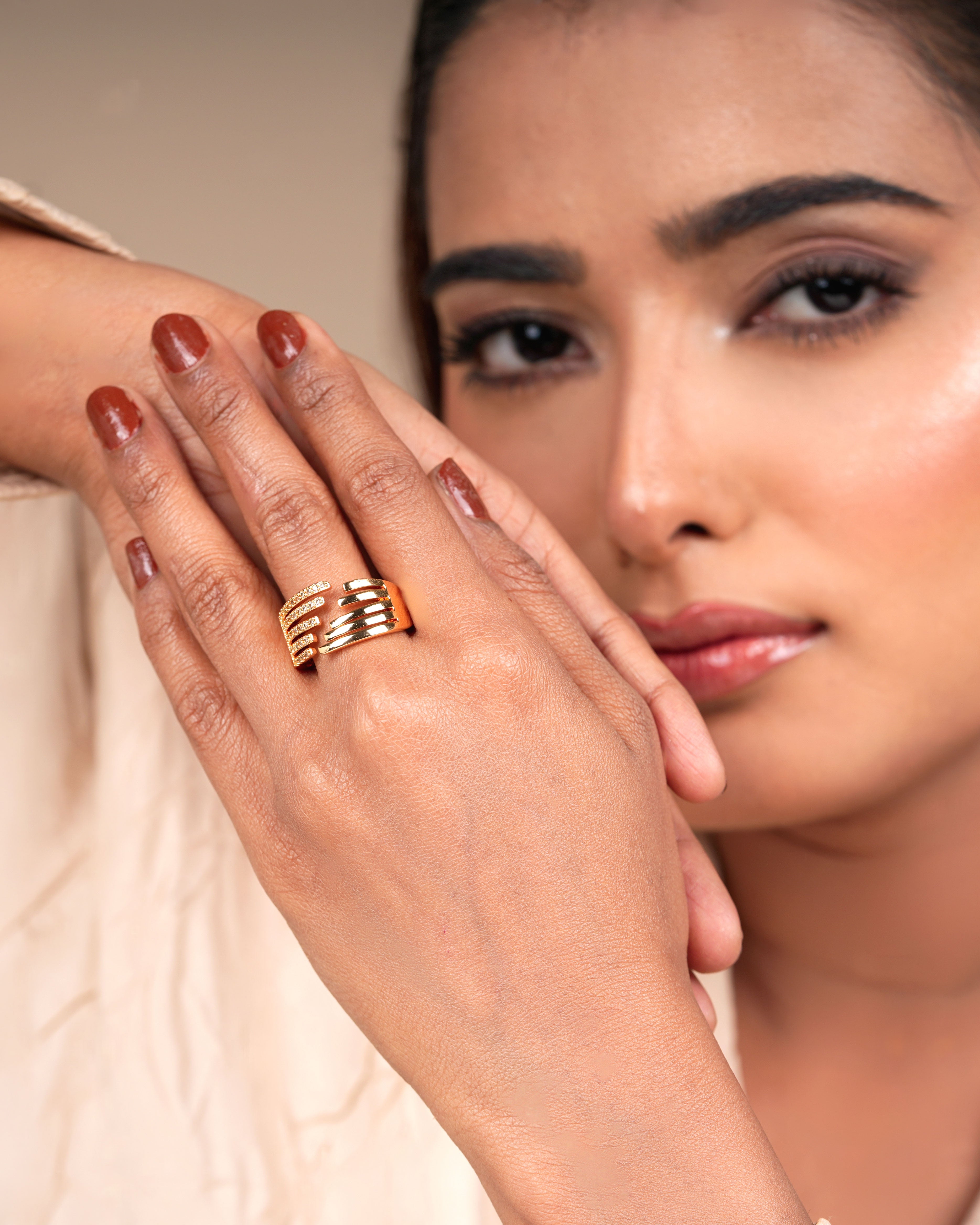 Elegant Side Cut Ring – Stylish Jewellery for Women & Girls