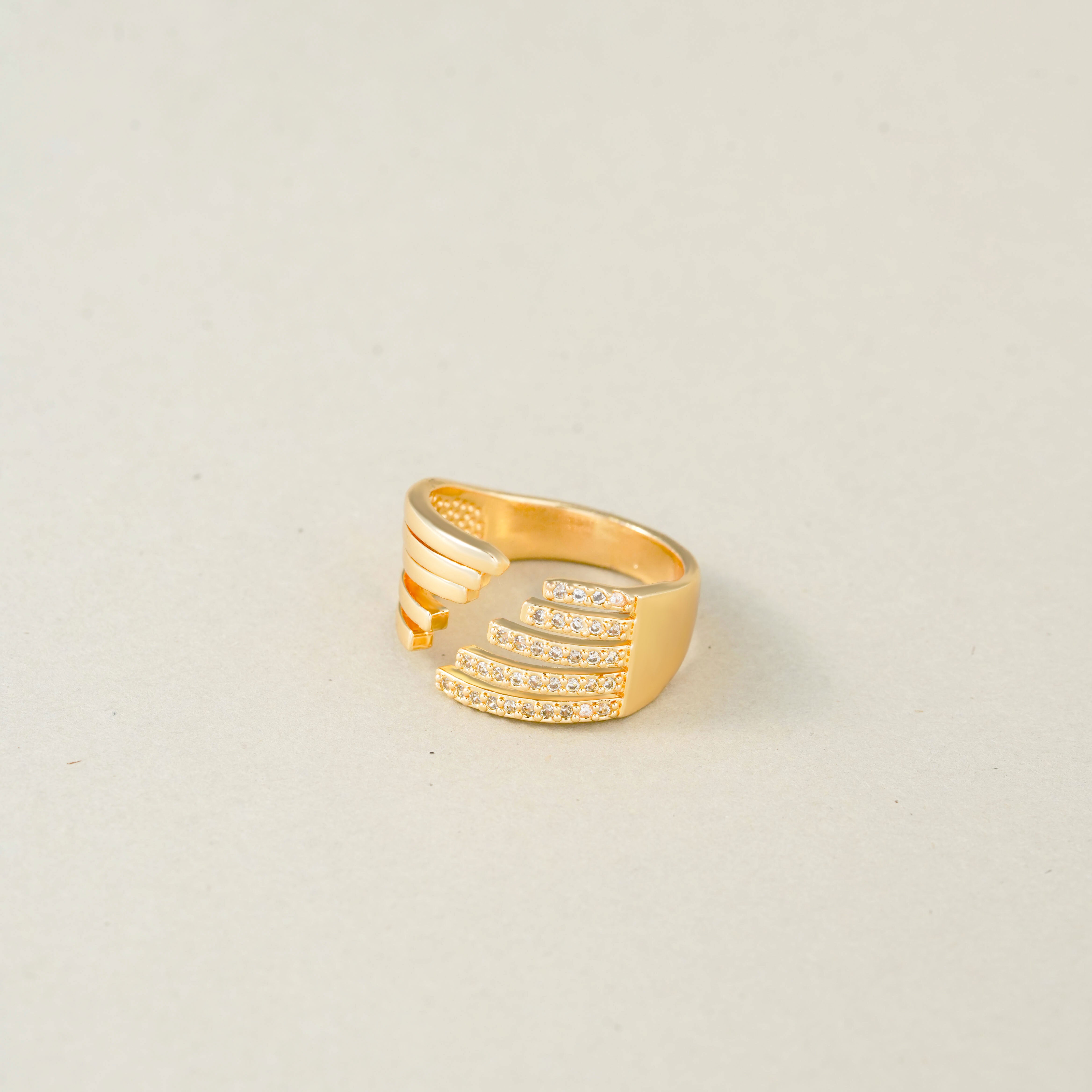 Elegant Side Cut Ring – Stylish Jewellery for Women & Girls