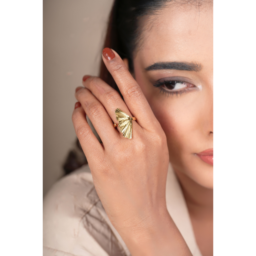 Elegant Onside Wing Ring – Stylish Jewellery for Women & Girls